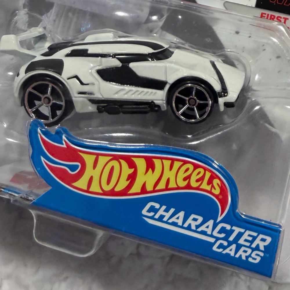 (NIB) HOT WHEELS • Star Wars First Order Executioner Character Car, OS - Picture 3 of 6